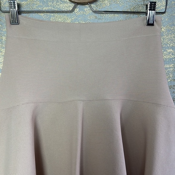BCBG MaxAzria Natural Evelyn High-Low Flare Skirt Size M - Picture 5 of 16